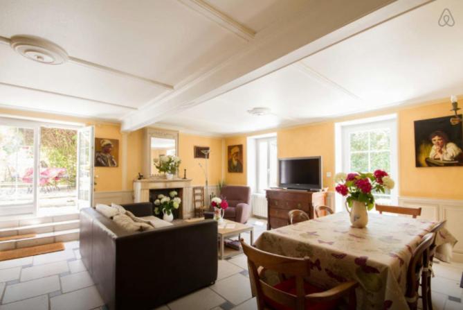 La Tonnelle Fleurie Chambres D'Hotes Sainte-Soulle Bagian luar foto